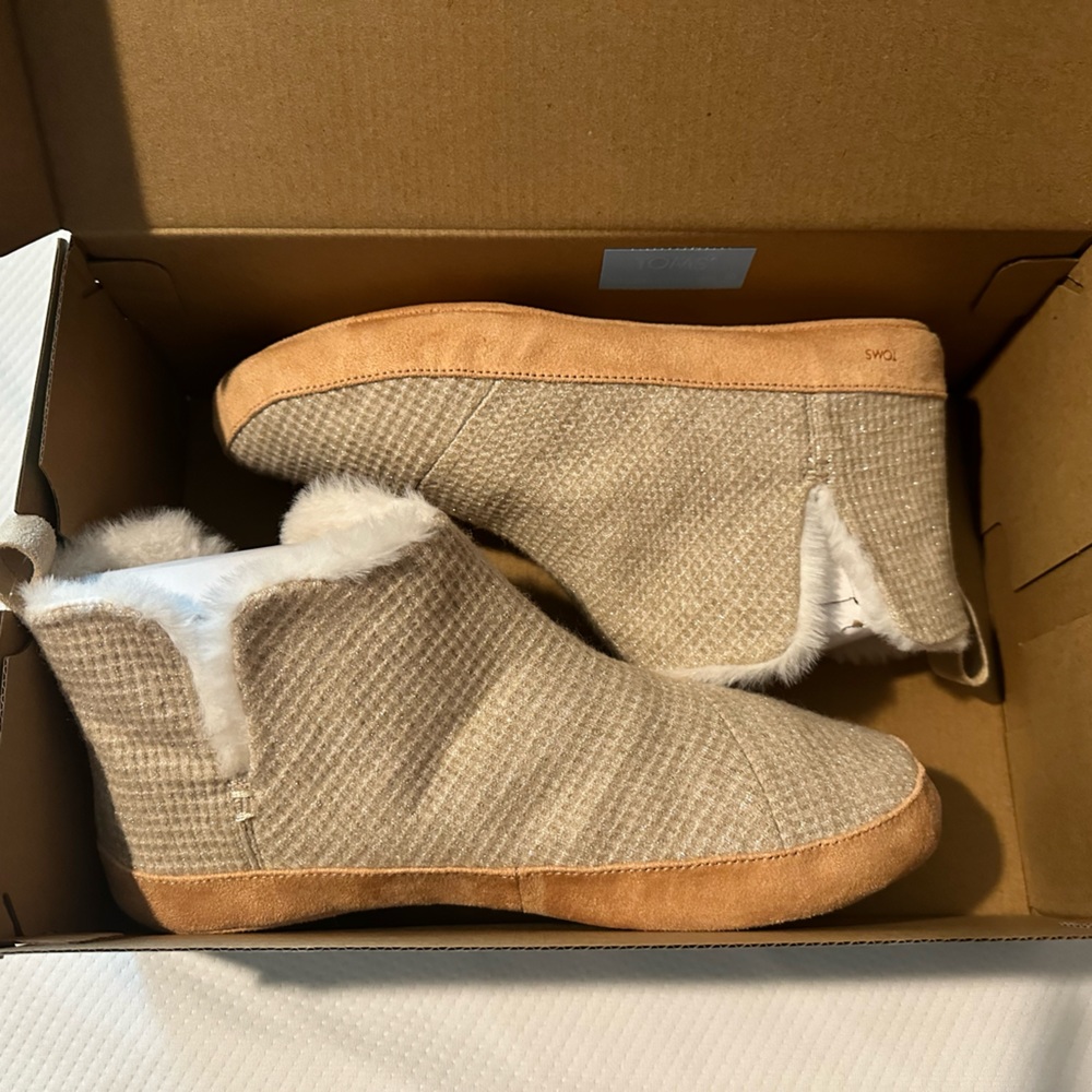 Tom’s Lola Slipper New